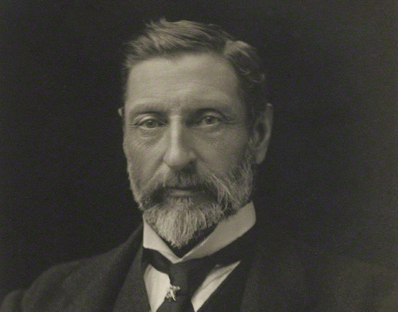 http://commons-wikimedia-org-s.njmu.s5.bt8.net/wiki/File:Henry-Rider-Haggardmw56986.jpg