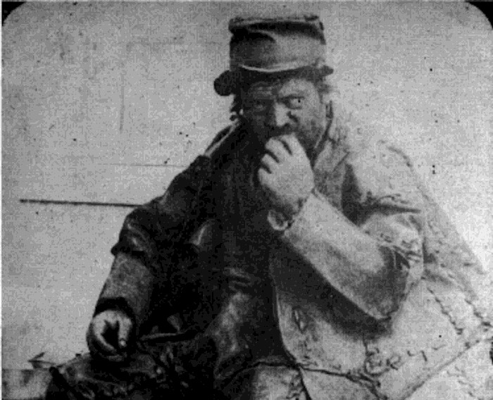 http://commons-wikimedia-org-s.njmu.s5.bt8.net/wiki/File:Leatherman.gif